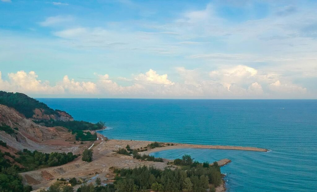 Bluffers Park Beach